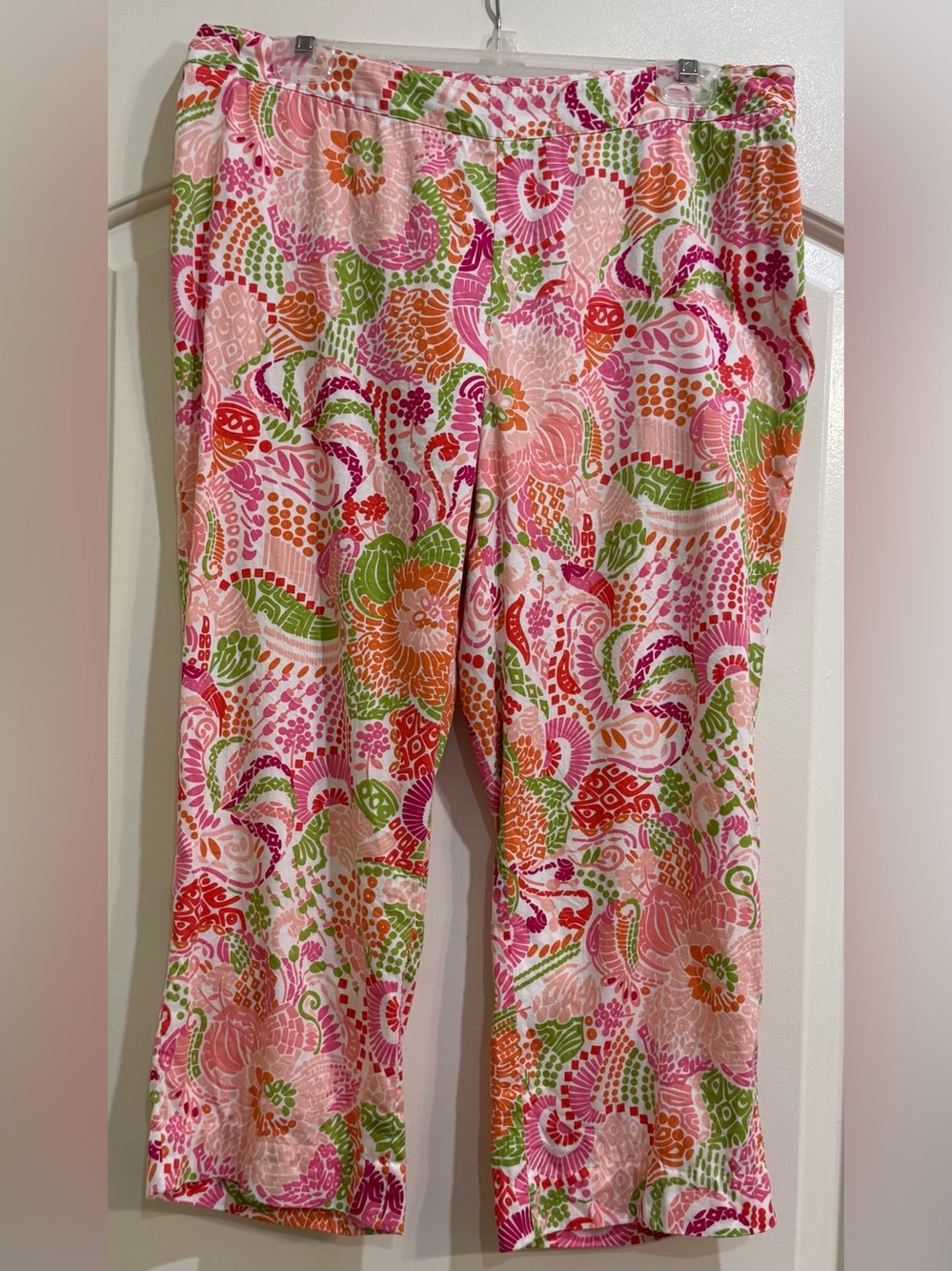 Island Republic capris. Bright tropical paisley print. Size 14